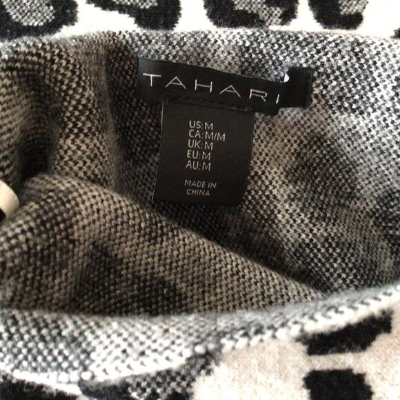 Tahari Mock Neck Leopard Print Sweater Sz M - Picture 4 of 5